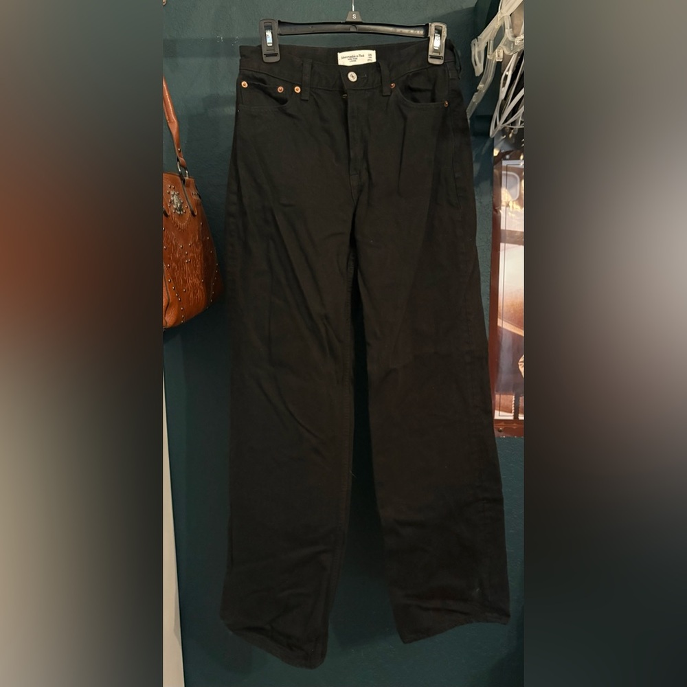 Abercrombie & Fitch Black Women's High-Rise Loose Jeans